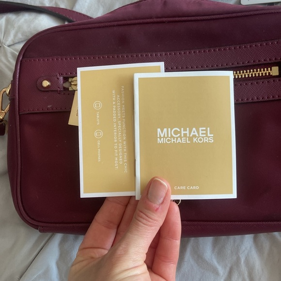 Michael Kors Wine Crossbody Bag with Gold Details - Picture 4 of 4